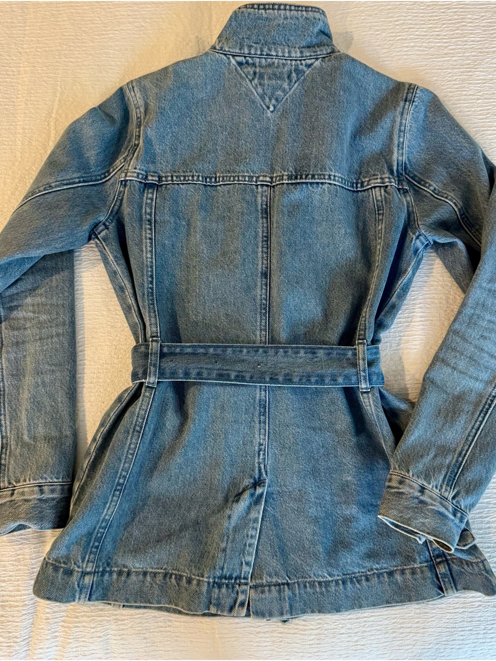 Tommy Hilfiger Light Blue Denim Utility Jacket with Belt - Picture 3 of 8